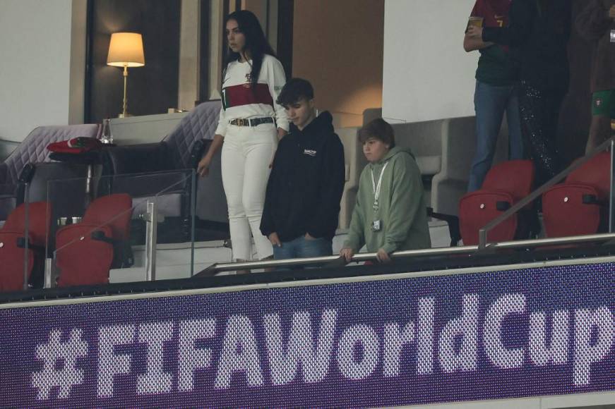 Georgina Rodríguez, pareja sentimental de Cristiano Ronaldo, cautivó en las graderías durante el Portugal vs Marruecos por los cuartos de final del Mundial de Qatar 2022.