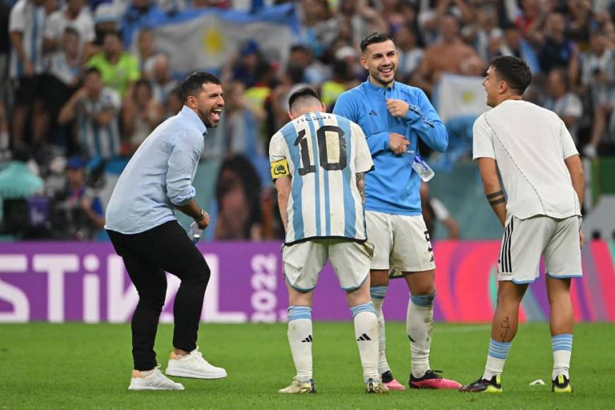 “Cuando vi la actitud del holandés salté yo y<b> me puse a hablar con él y le digo ‘shut up’, cerrá el ort...Good Luck, tomatelá</b>”, dijo el Kun ante las risas del estudio.