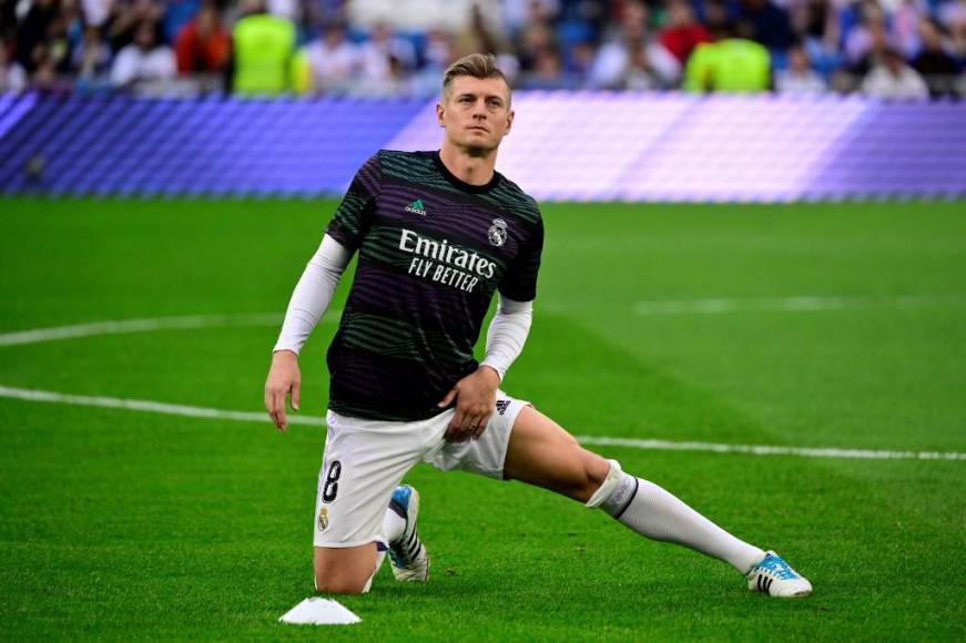 Toni Kroos: El mediocampista alemán no ha renovado contrato con Real Madrid. El propio jugador ha manifestado que en caso de no extender su contrato se podría plantear el retiro.