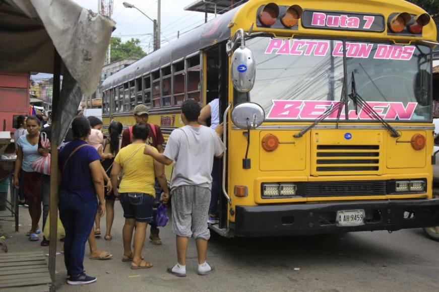 En estas unidades, los usuarios podrán pagar con la tarjeta que se va a poner a su disposición, pero también será permitido cancelar el pasaje con la tarjeta de débito o crédito.