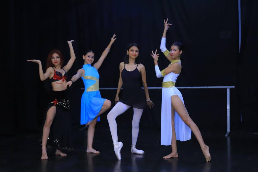 Las talentosas bailarinas son: Ailyn Isabel Escobar Madrid, Sayuri Lizeth Rosales Caballero, Saleth Alexandra Guzmán, Kimberly Merari Canelo Trigueros y Mariana Beatriz Lara Molina.