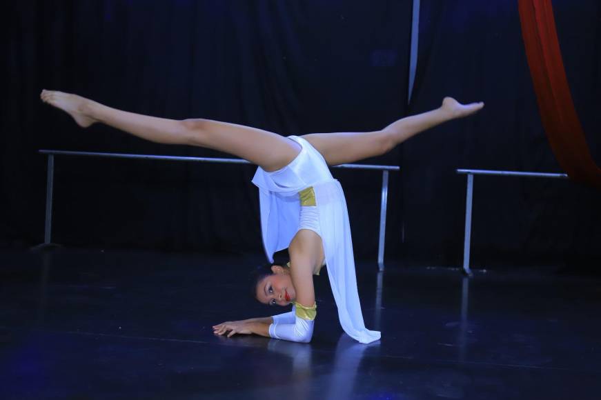 Canelo, quien tiene 17 años y es estudiante de la carrera de Psicología en Unah-vs sueña con hacer de esta pasión una profesión y enseñarle al mundo de lo que es capaz de hacer con la danza.