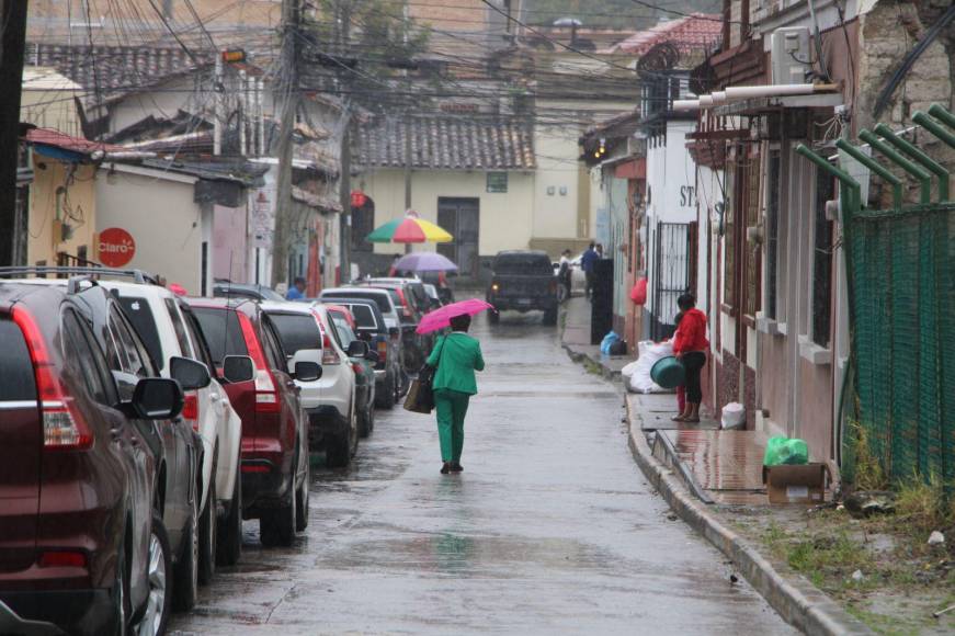Los efectos de la masa de aire frío se empezaron a sentir anoche en Copán, donde se registran lloviznas y lluvias.
