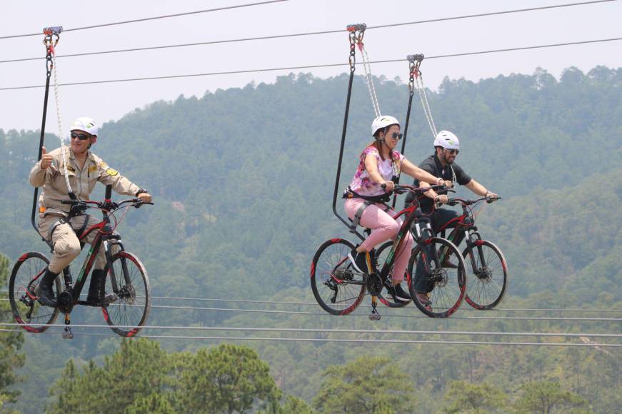 Más de 4 millones de lempiras costó a la alcaldía de Santa Rosa de Copán el Bici Canopy “La Hondura”.