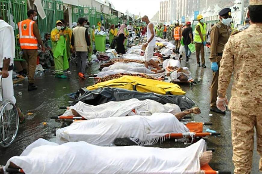 <b>- La Meca: 2.300 muertos. </b>El 24 de septiembre de 2015 una gigantesca estampida cerca de La Meca, durante la peregrinación inaugural, causó 2.300 muertos, la catástrofe más mortífera de la historia del hach. Peregrinos explicaron que la estampida se produjo por el cierre de una carretera y la mala gestión del flujo de fieles por las fuerzas de seguridad. Irán, que perdió a 464 de sus fieles, criticó a Arabia Saudita por la defectuosa organización del evento.