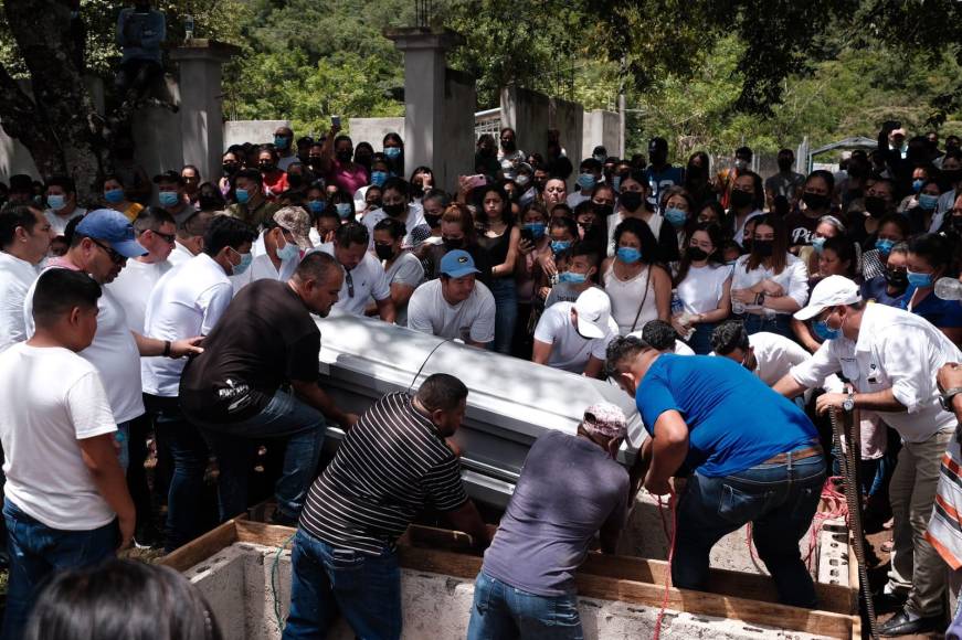 “Siempre andaban alegres y ayudaban si podían, es lamentable que esto haya ocurrido”, comentó Meivis Castellanos, quien fue maestra de Fernando en la secundaria.