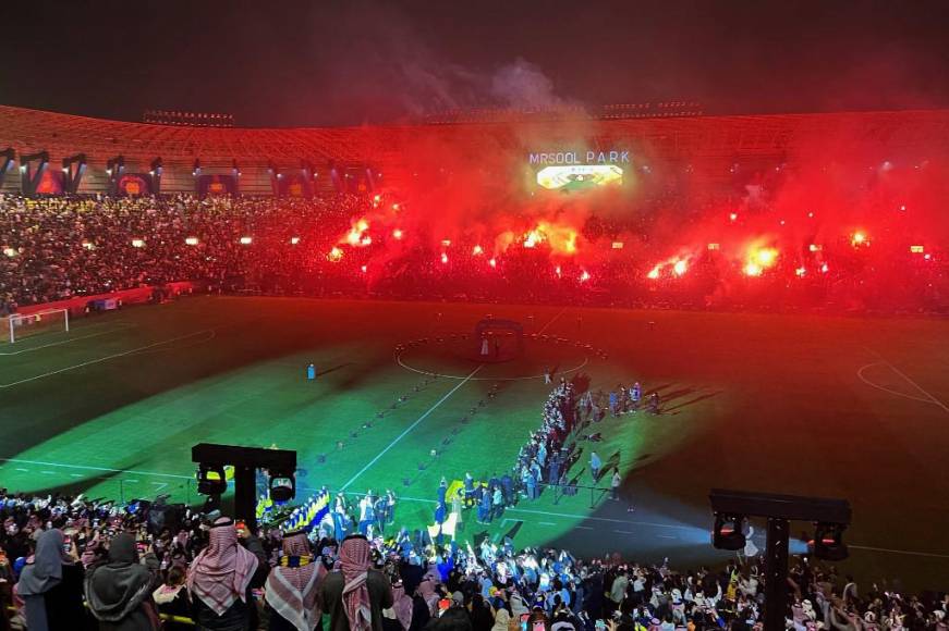 El estadio Mrsol Park lució sus mejores galas para la presentación de Cristiano Ronaldo.