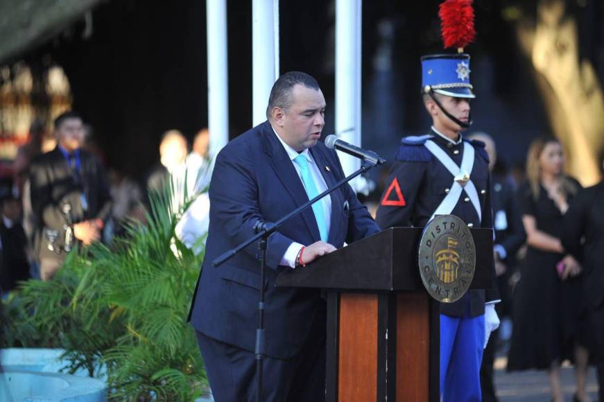 El alcalde de la ciudad de Tegucigalpa, Jorge Aldana leyó el acta de independencia en conmemoración a la fecha del 202 años de independencia.