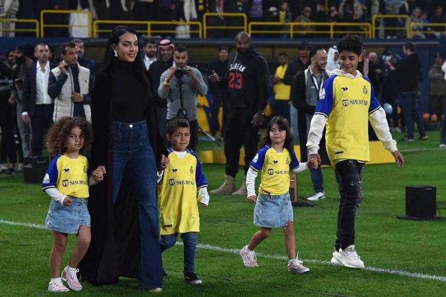 Cristiano Ronaldo estuvo acompañado por su familia. 