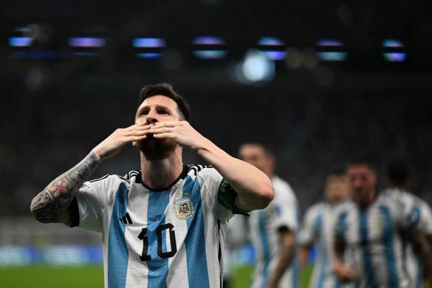 Argentina, que hubiera quedado eliminada en caso de derrota, revivió después del sonado tropiezo en el debut ante Arabia Saudita.