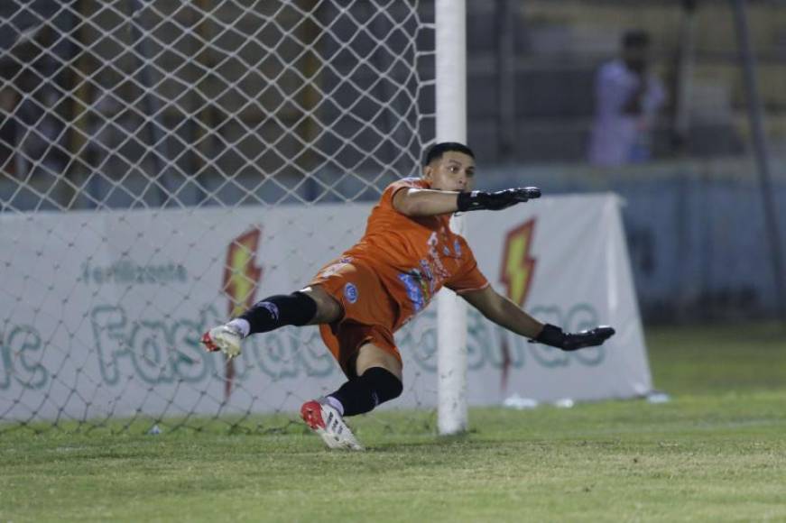 Harold Fonseca: El portero del Victoria ha sido convocado por Diego Vázquez a la Selección de Honduras. 