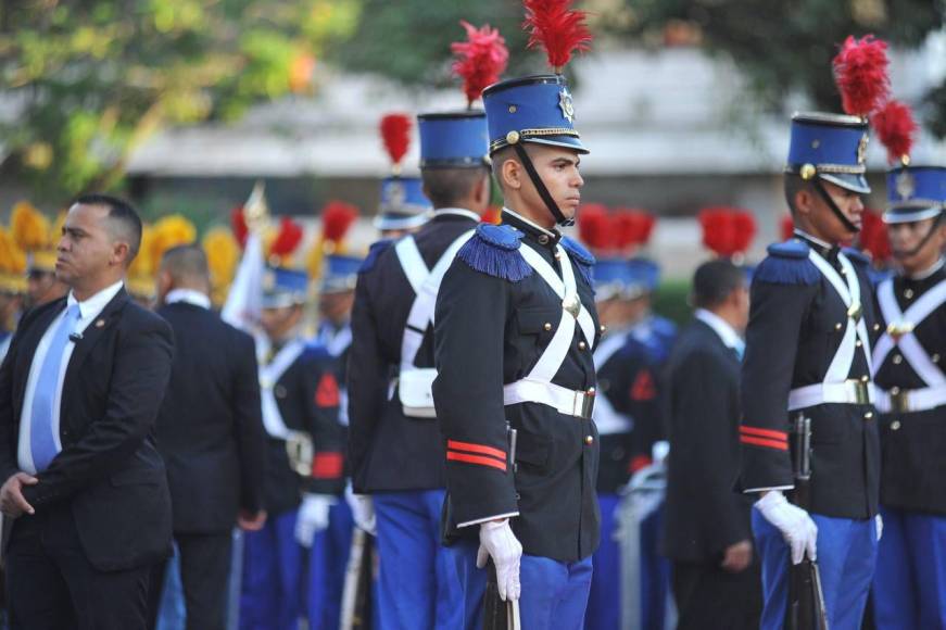 Como es de costumbre, cadetes con sus ejercicios militares hicieron actos que adornaron los actos de In dependencia.