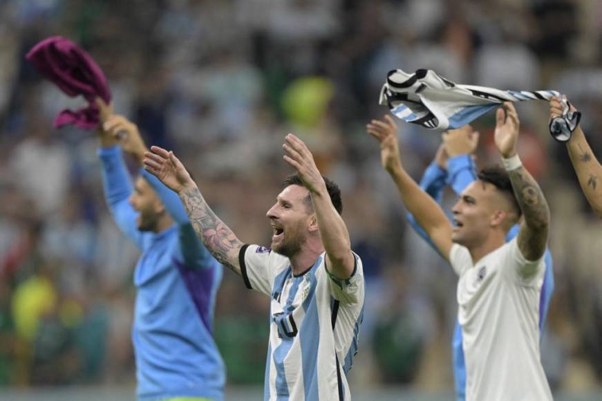 La Argentina liderada por Messi sumó sus primeros tres puntos en el Mundial de Qatar y quedaron con opciones para avanzar a octavos de final.