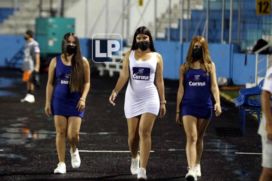 Las guapas edecanes en el partido Motagua-UPNFM.