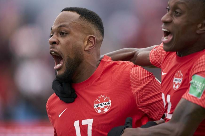 Después de 36 años de ausencia, Canadá celebró este domingo su vuelta a un Mundial de fútbol con una goleada 4-0 ante Jamaica, que la convierte en la primera selección de la Concacaf con el boleto asegurado a Catar-2022.