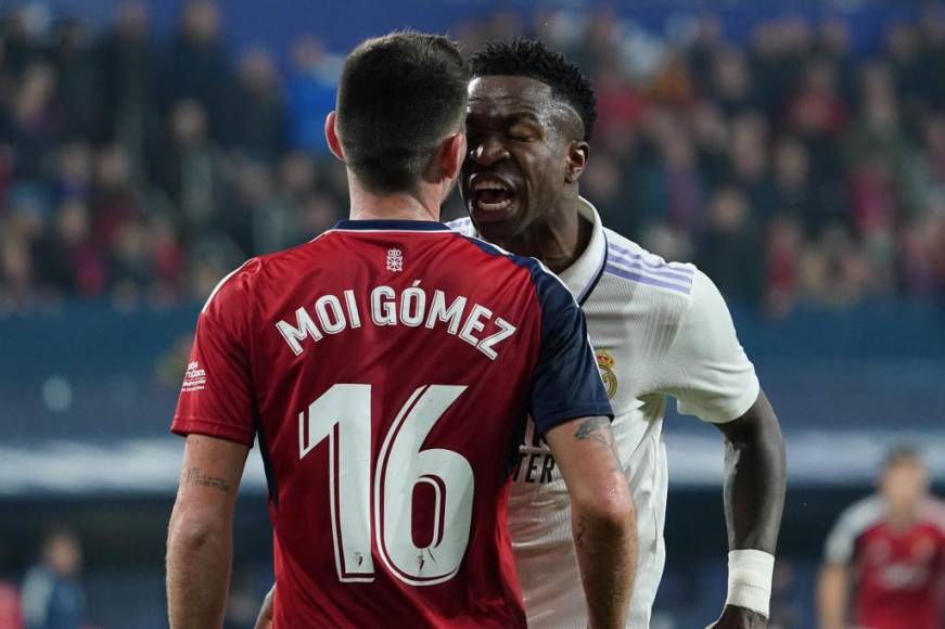 A poco de culminar el primer tiempo, Vinicius Junior y Moi Gómez casi se van a las manos tras un fuerte cruce de palabras en el Osasuna vs Real Madrid.