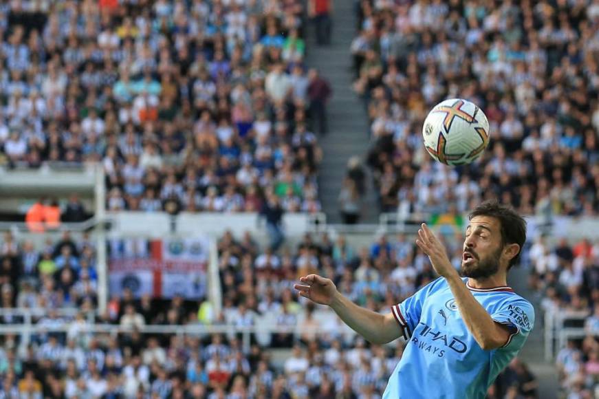 El PSG ha hecho una oferta de 70 millones de euros para fichar a Bernardo Silva del Manchester City, según L’Equipe. Cabe señalar que el centrocampista ha estado en la órbita del FC Barcelona.