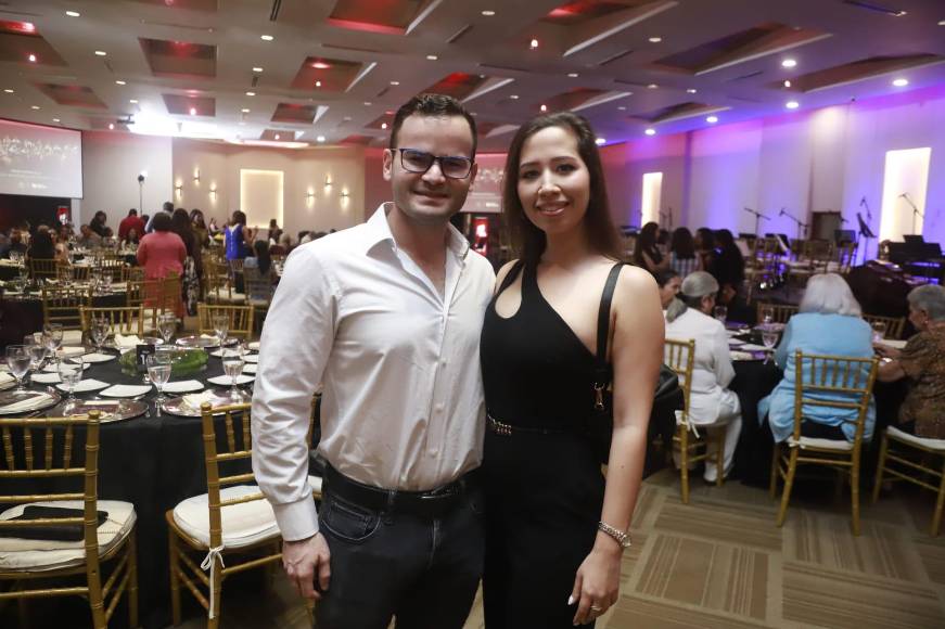 Iván Wolozny y Jacqueline Bográn 