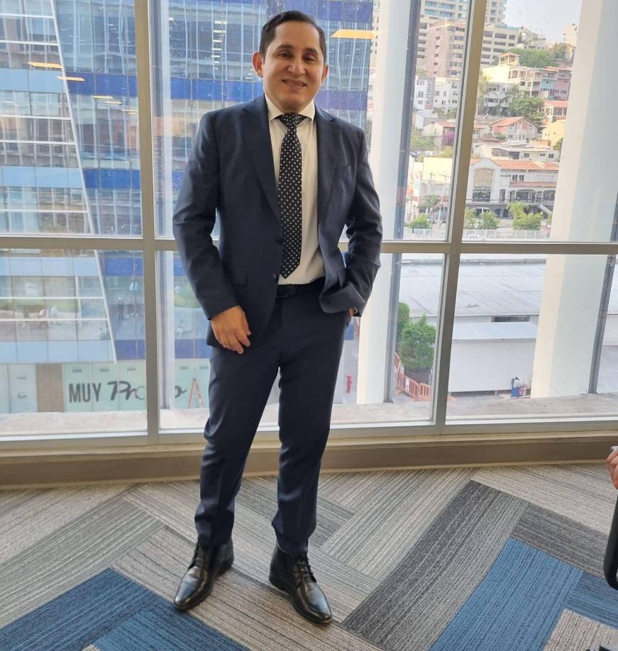 La noche del jueves trascendieron las conversaciones mediante redes sociales en las cuales Ulloa pedía favores sexuales. 