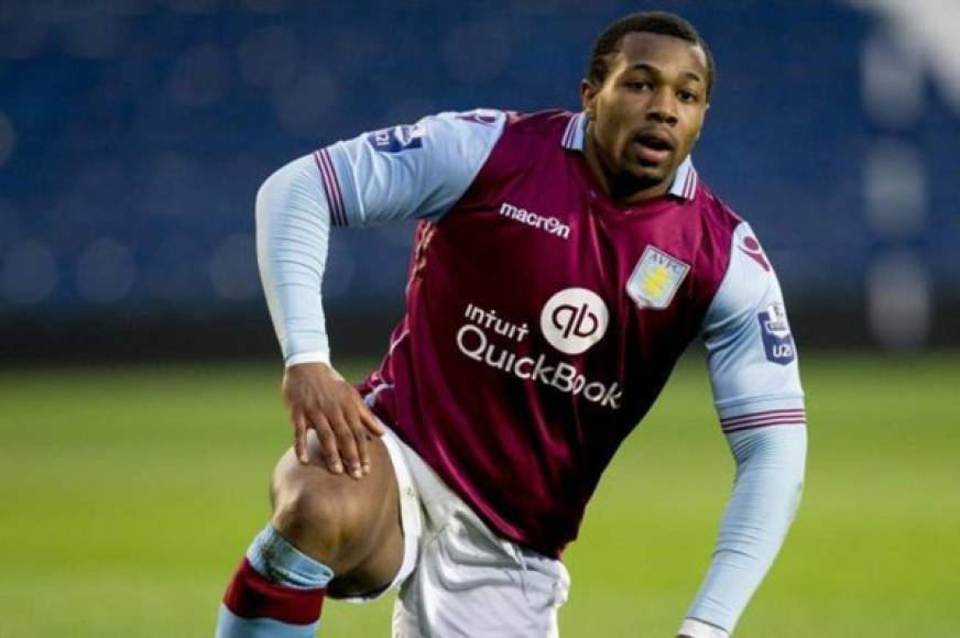 En el Aston Villa, Adama Traoré no encontró los minutos que necesitaba para seguir creciendo. De hecho, llegó incluso a disputar partidos con el filial del equipo. En una temporada participó en 12 encuentros, anotando un solo gol y repartiendo dos asistencias. Los villanos acabaron descendiendo a final de esa temporada.