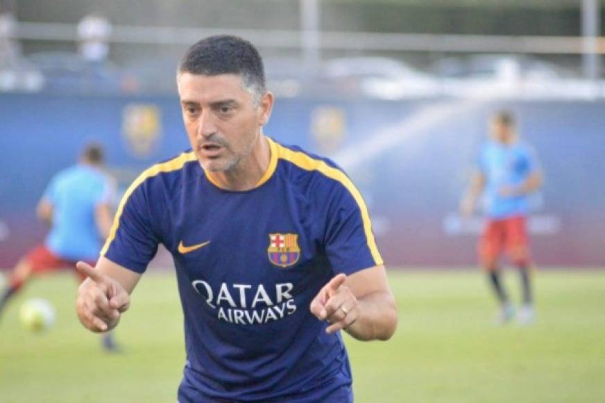 "Javier García Pimienta es el entrenador del Barcelona B y hoy en los entrenamientos tuvo a cinco jugadores del primer equipo."