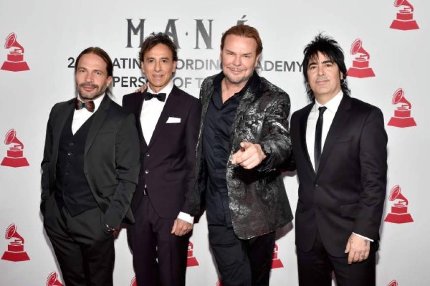 (I-D) Sergio Vallin, Juan Calleros, Fher Olvera y Alex González en una ceremonia precia de los Latin GRAMMY celebrada en el Mandalay Bay Events Center el 14 de noviembre de 2018 en Las Vegas, Nevada.