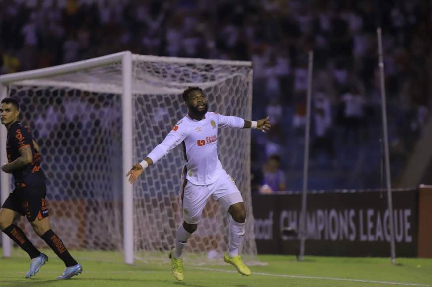 Jorge Benguché fue la figura del Olimpia marcando un doblete para la goleada sobre Atlas de México.