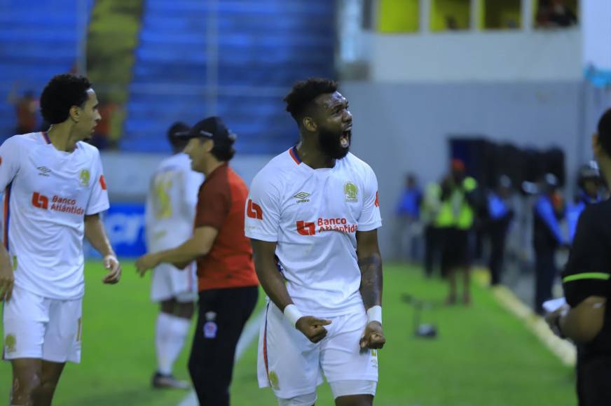 Jorge Benguché fue la figura del partido al marcar dos de los cuatro goles de la victoria del Olimpia.