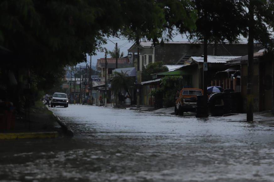 Los departamentos en alerta preventiva, por 48 horas y desde las 12:00 pm de este sábado, son Cortés, Atlántida e Islas de la Bahía (Caribe), Santa Bárbara (occidente) y Yoro (norte). 