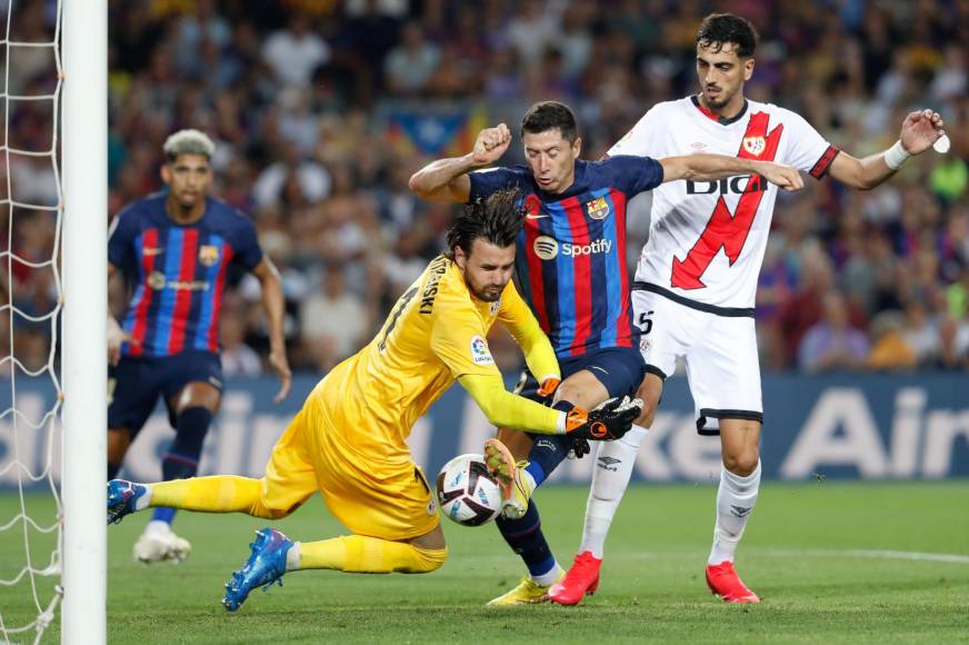 Primer partido y primera decepción: Frustración en el Barcelona tras estrellarse ante Rayo Vallecano