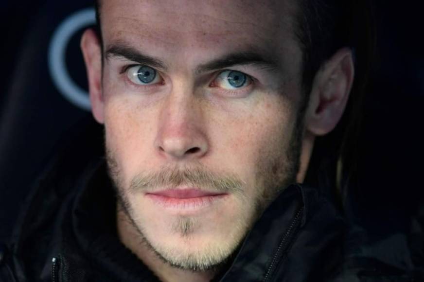 La cara de Gareth Bale en el banquillo lo dice todo al no ser titular.