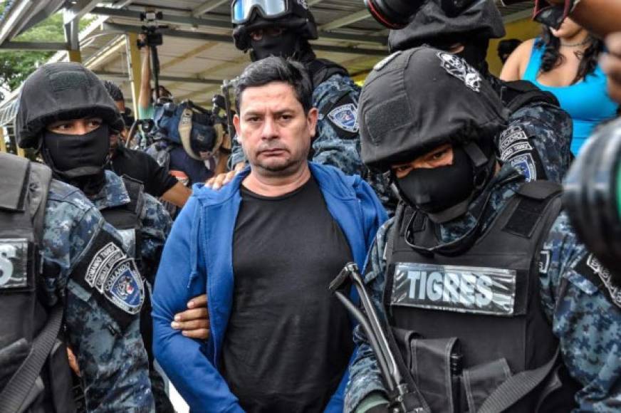 El supuesto narcotraficante Héctor Emilio Fernández después de ser arrestado por agente Tigres con apoyo de la DEA.