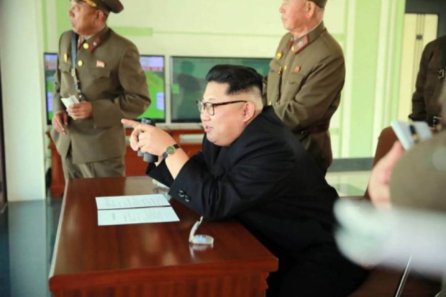 El líder norcoreano ha afirmado que los misiles experimentales de alcance intercontinental están en la 'fase final' de su desarrollo.