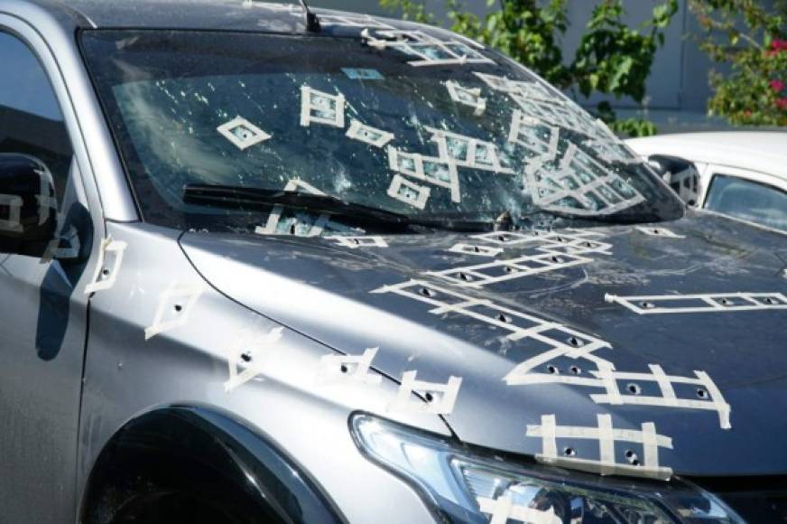 El conductor del carro, un lujoso Mitsubishi L200 gris metálico, con placas HAB 2750, se encontraba en el interior del vehículo que estaba estacionado. Presuntamente otro automóvil se paró frente al pick up y comenzaron a disparar armas largas.