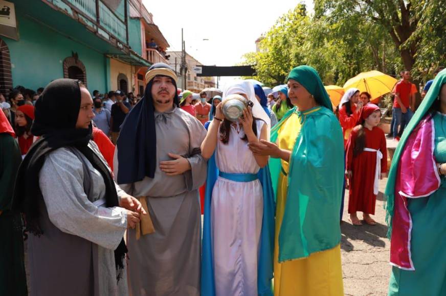 Viacrucis en Trinidad, Santa Bárbara. Fotografía: La Prensa / Melvin Cubas