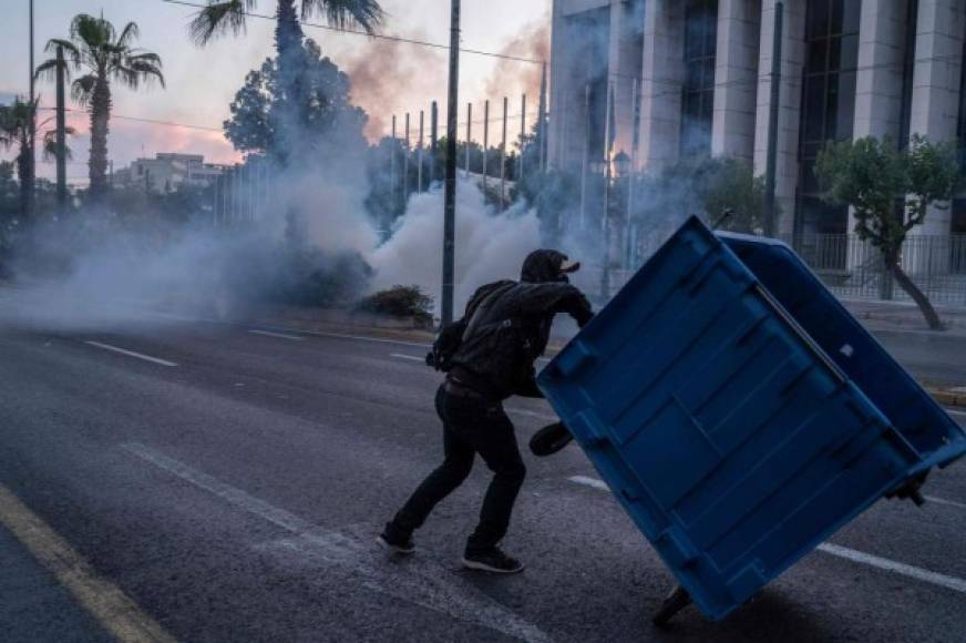 En Grecia también se registraron disturbios en las manifestaciones del movimiento 'La Vida de los Negros Importa' (Black Lives Matter), surgido en EEUU.