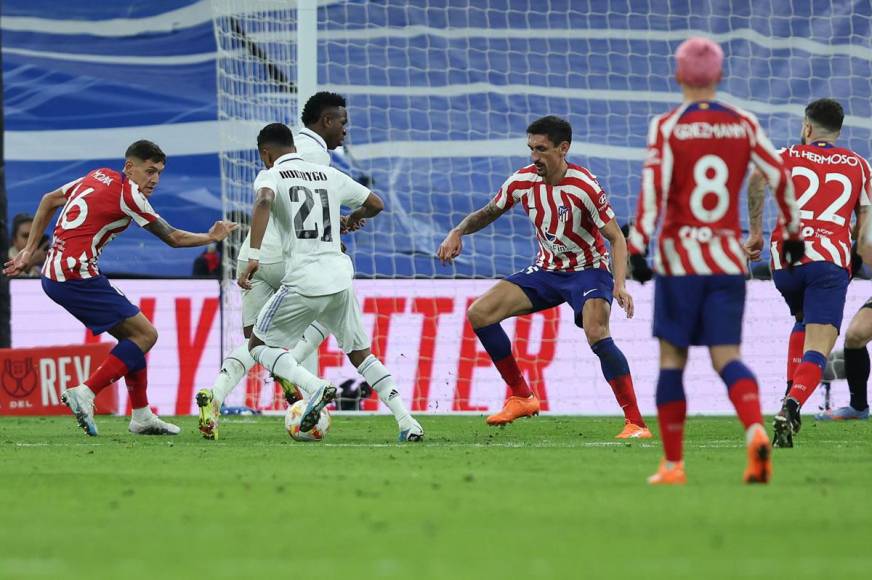Rodrygo Goes obró el empate del Real Madrid con una gran jugada ‘maradoniana‘, quitándose rivales y marcando con el exterior de su pie derecho.