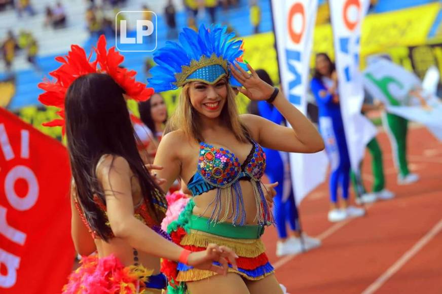 Las bailarinas fueron sensación con sus bailes en la previa de la Gran Final.