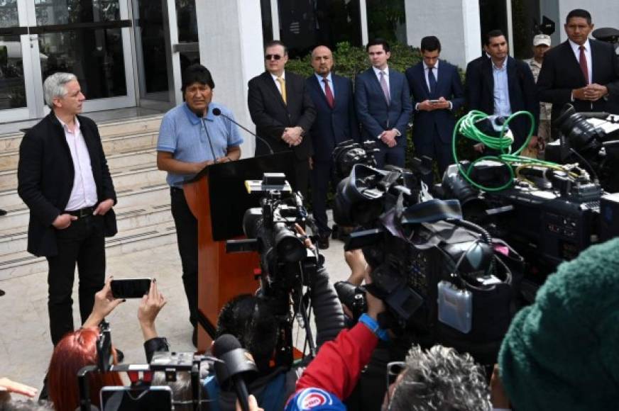 Morales denunció que el sábado 9 de noviembre, un día antes de renunciar, un miembro del equipo de seguridad del Ejército le informó en el trópico de Cochabamba que militares habían pedido su cabeza a cambio de 50.000 dólares.