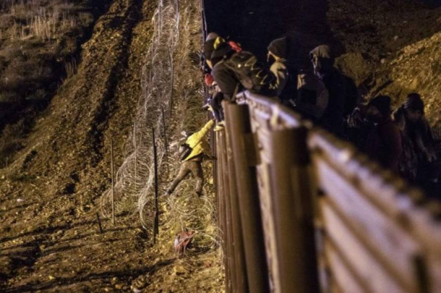 El fin de semana, Trump advirtió que está dispuesto a declarar una emergencia nacional a través de una orden ejecutiva para tener disponibles los fondos que considera necesarios para levantar un muro en la frontera con México.