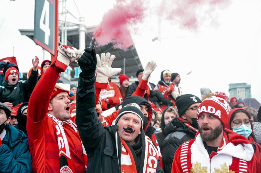 Los canadienses se mostraron emocionados tras clasificar al Mundial de Qatar 2022.