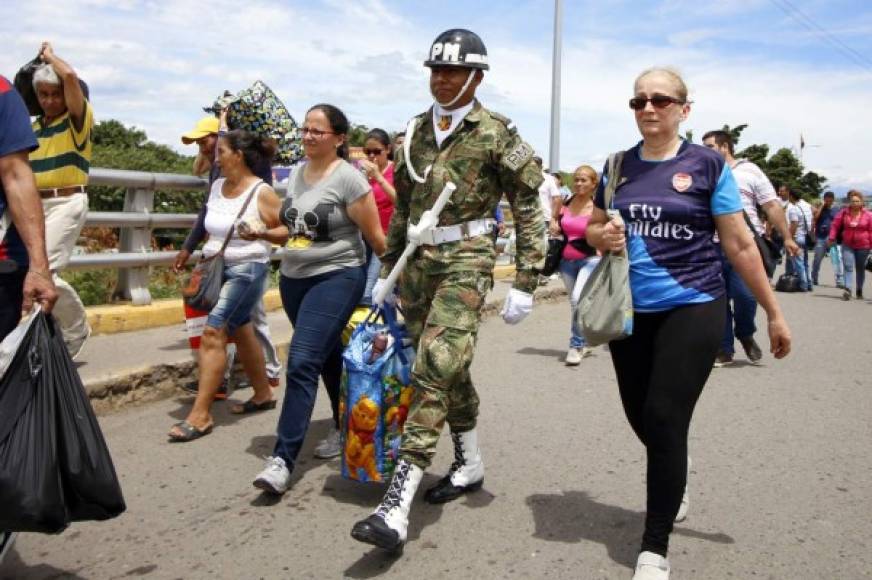 El éxodo ha sido tan visible, que en la cercana Cúcuta, capital de Norte de Santander, cada vez hay más locales de comida venezolana y cientos de trabajadores informales en las plazas.