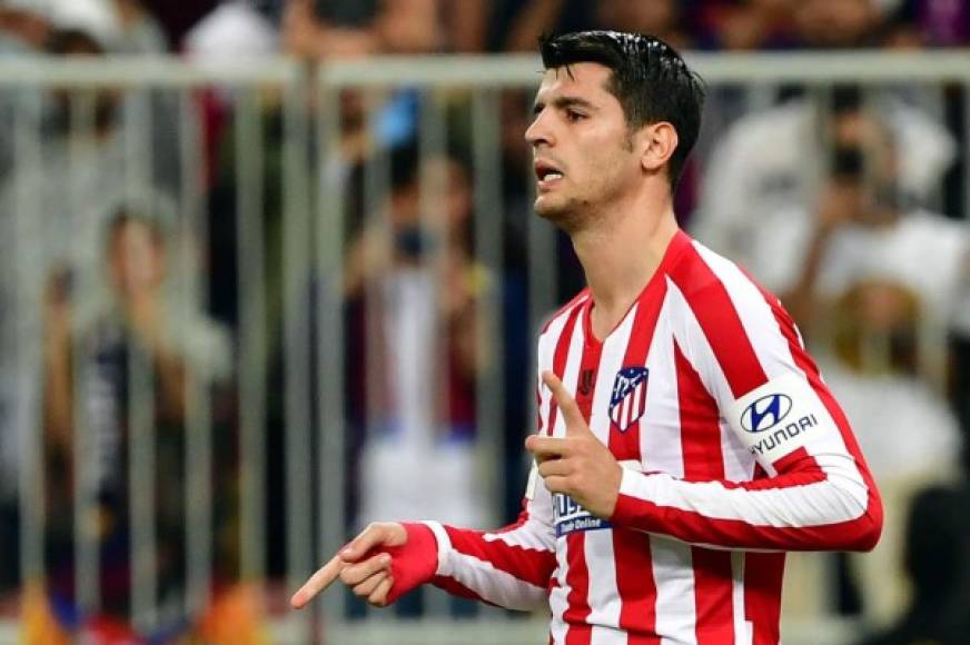 Álvaro Morata celebrando su gol de penal contra el Barcelona.