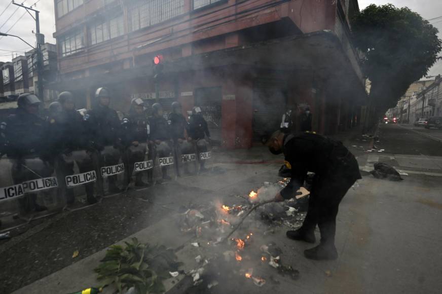 En Guatemala existe una ley de resarcimiento para víctimas de la guerra civil, viudas y huérfanos, pero la legislación no incluye a los miembros de las fuerzas armadas.