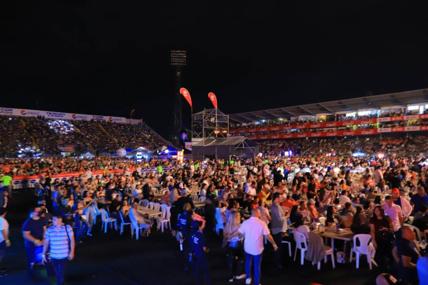 Espectacular concierto de Marco Antonio Solís en San Pedro Sula