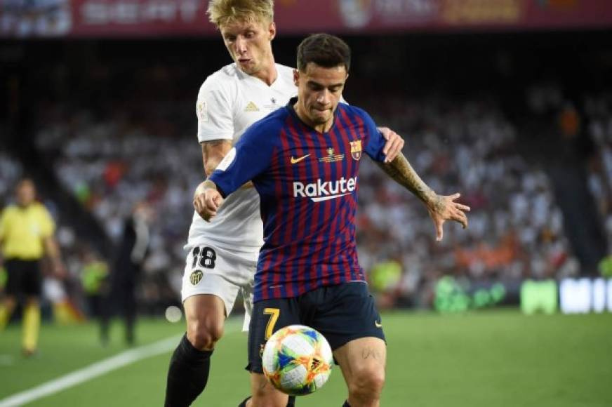 Philippe Coutinho - El fichaje más caro de la historia del Barça tiene pie y medio fuera del club azulgrana. Ni rendimiento, ni buen rollo con la afición ni nada de nada le ha salido al brasileño.