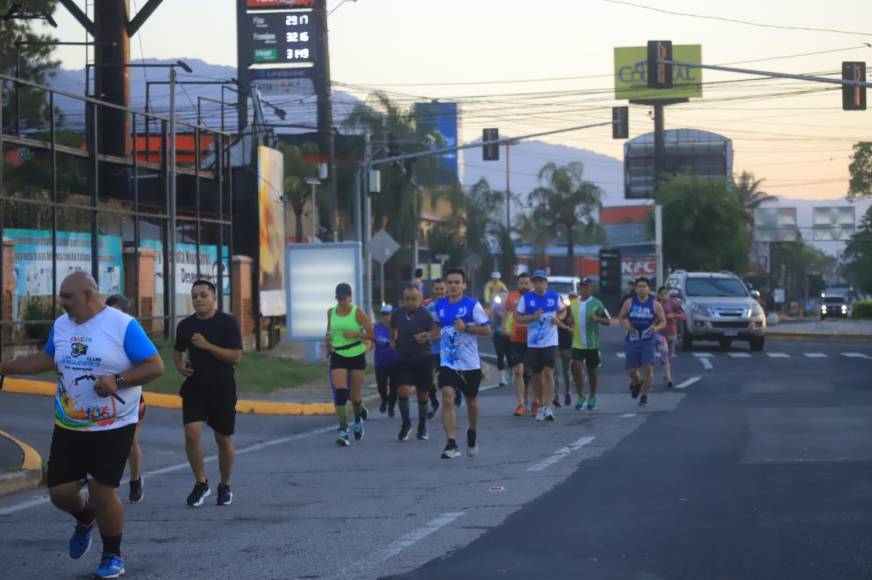 Reconocimiento de la ruta 10.5 kilómetros de la Maratón de LA PRENSA. Fotografías: La Prensa / Melvin Cubas. 