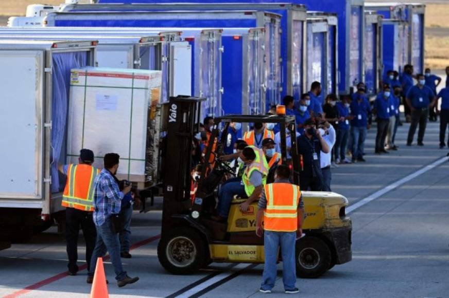 Añadió que desde que se comenzó el proceso de vacunación, a mediados de febrero, ya hay 'más de 70.000 personas vacunadas'.