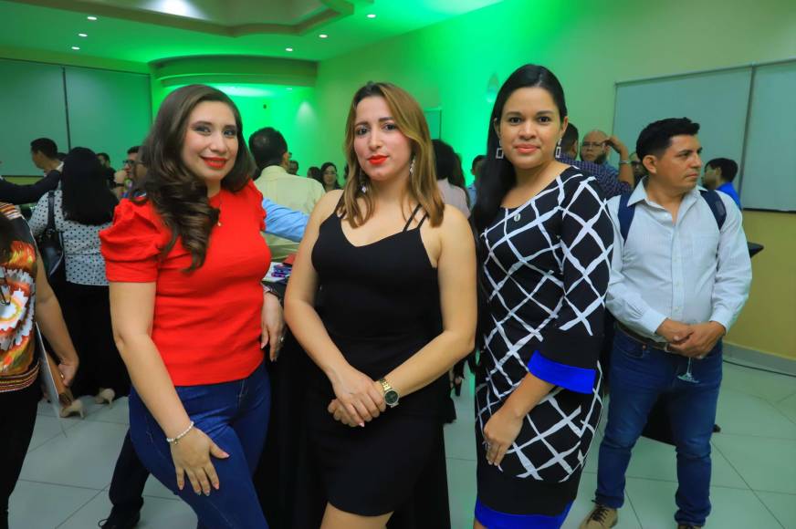 Keily Gallegos, Sonia Carbajal y Abril Pineda