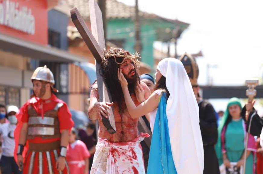 Viacrucis en Trinidad, Santa Bárbara. Fotografía: La Prensa / Melvin Cubas